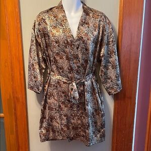 GLORIA VANDERBILT Women’s Satiny Animal Print Kimono Tie Sleek Coquette Robe